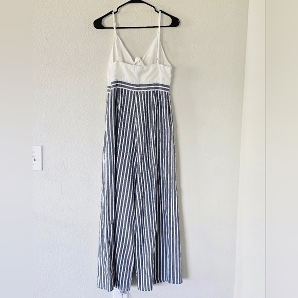 Forever 21 women's sleevesless jumpsuit white blue stripes front Cutout - Picture 9 of 13